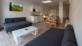 Eleonoras Ferienwohnung in Würzburg Stadt mit Terrasse und eigenen Parkplätzen vor der Tür, für große Gruppen bis zu 13 Personen geeignet